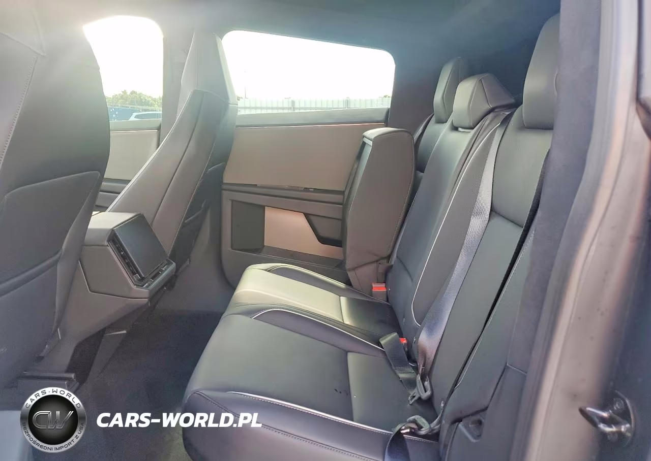 2025 Tesla Cybertruck VIN:7G2CEHED1SA066807 - 10
