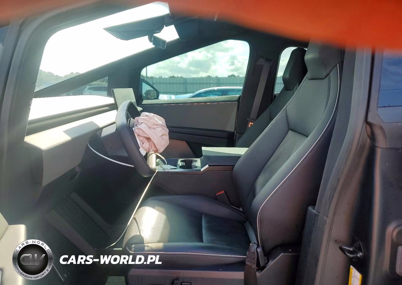 2025 Tesla Cybertruck VIN:7G2CEHED1SA066807 - 7