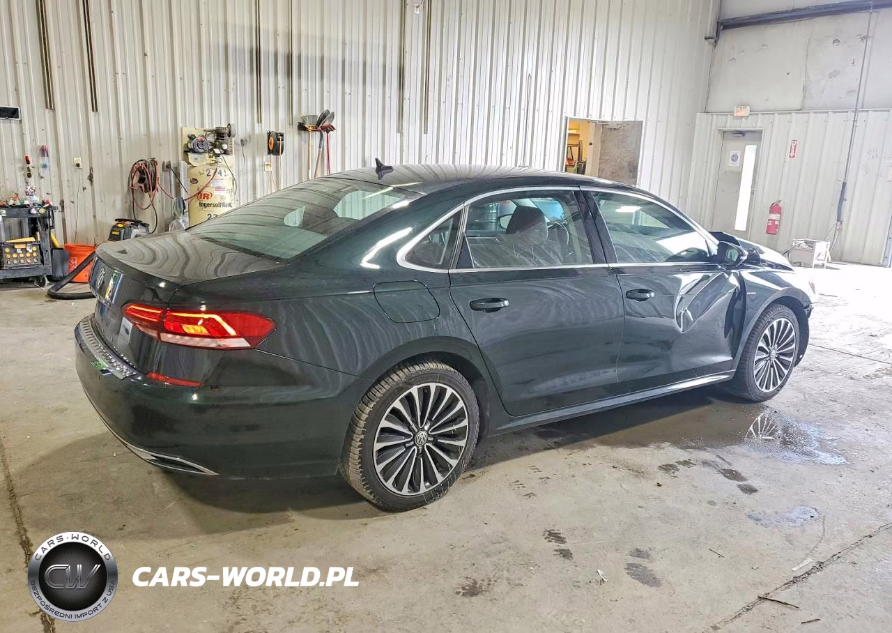 2022 Volkswagen Passat Limited Edition VIN:1VWBA7A3XNC002784 - 3
