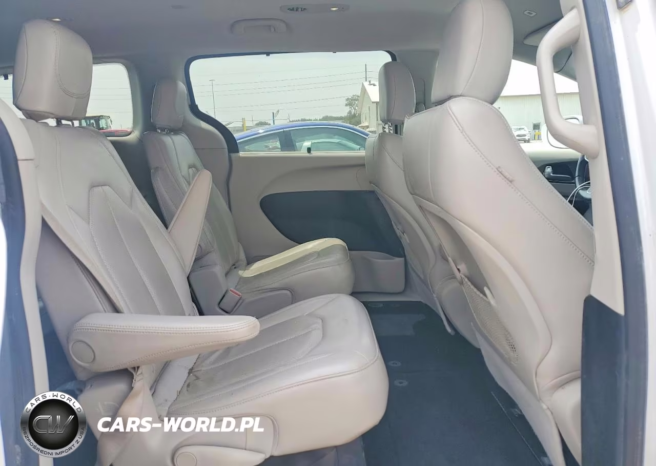 2018 Chrysler Pacifica VIN:2C4RC1BG4JR106893 - 11