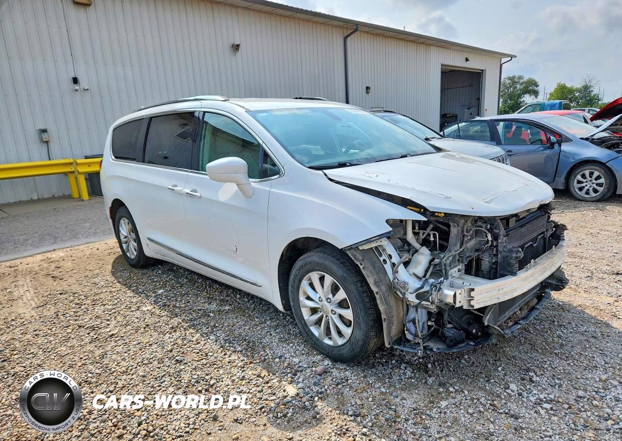 2018 Chrysler Pacifica VIN:2C4RC1BG4JR106893 - 4