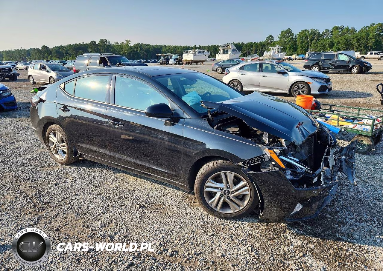 2019 Hyundai Elantra Value Edition VIN:5NPD84LF3KH484043 - 4