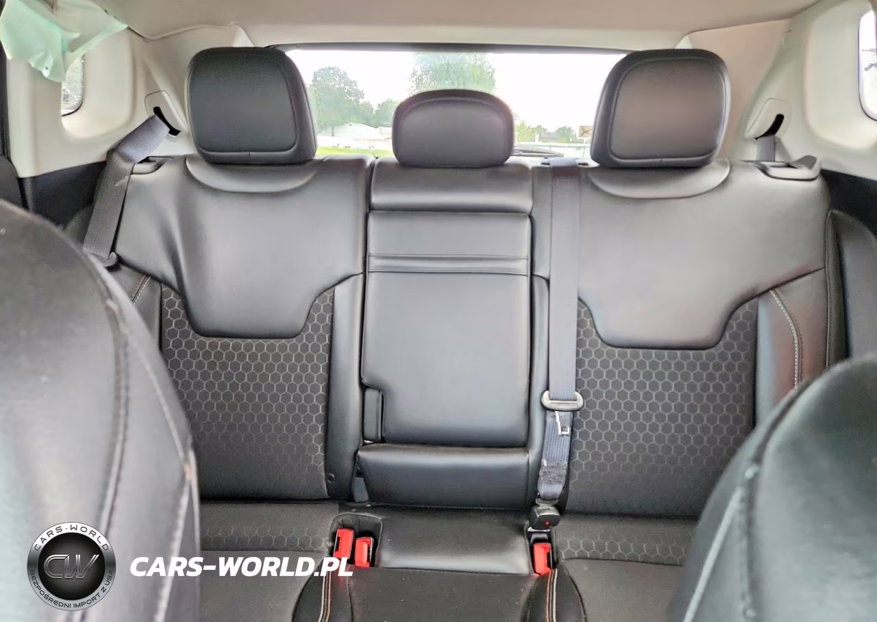 2019 Jeep Compass Latitude VIN:3C4NJDBB4KT755280 - 10