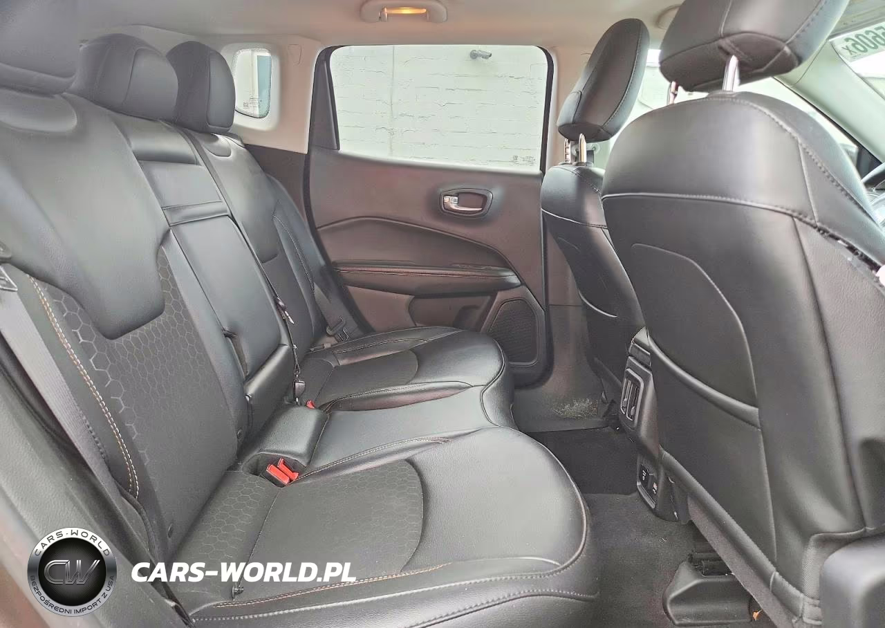 2019 Jeep Compass Latitude VIN:3C4NJDBB4KT755280 - 11