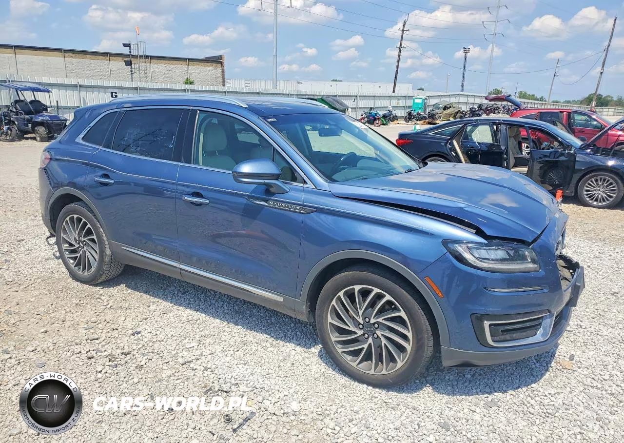 2019 Lincoln Nautilus Reserve VIN:2LMPJ8LPXKBL41975 - 4