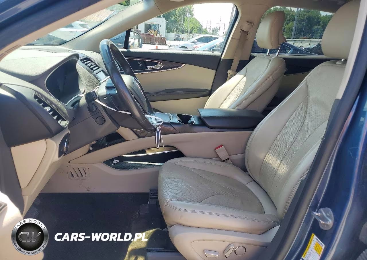 2019 Lincoln Nautilus Reserve VIN:2LMPJ8LPXKBL41975 - 7