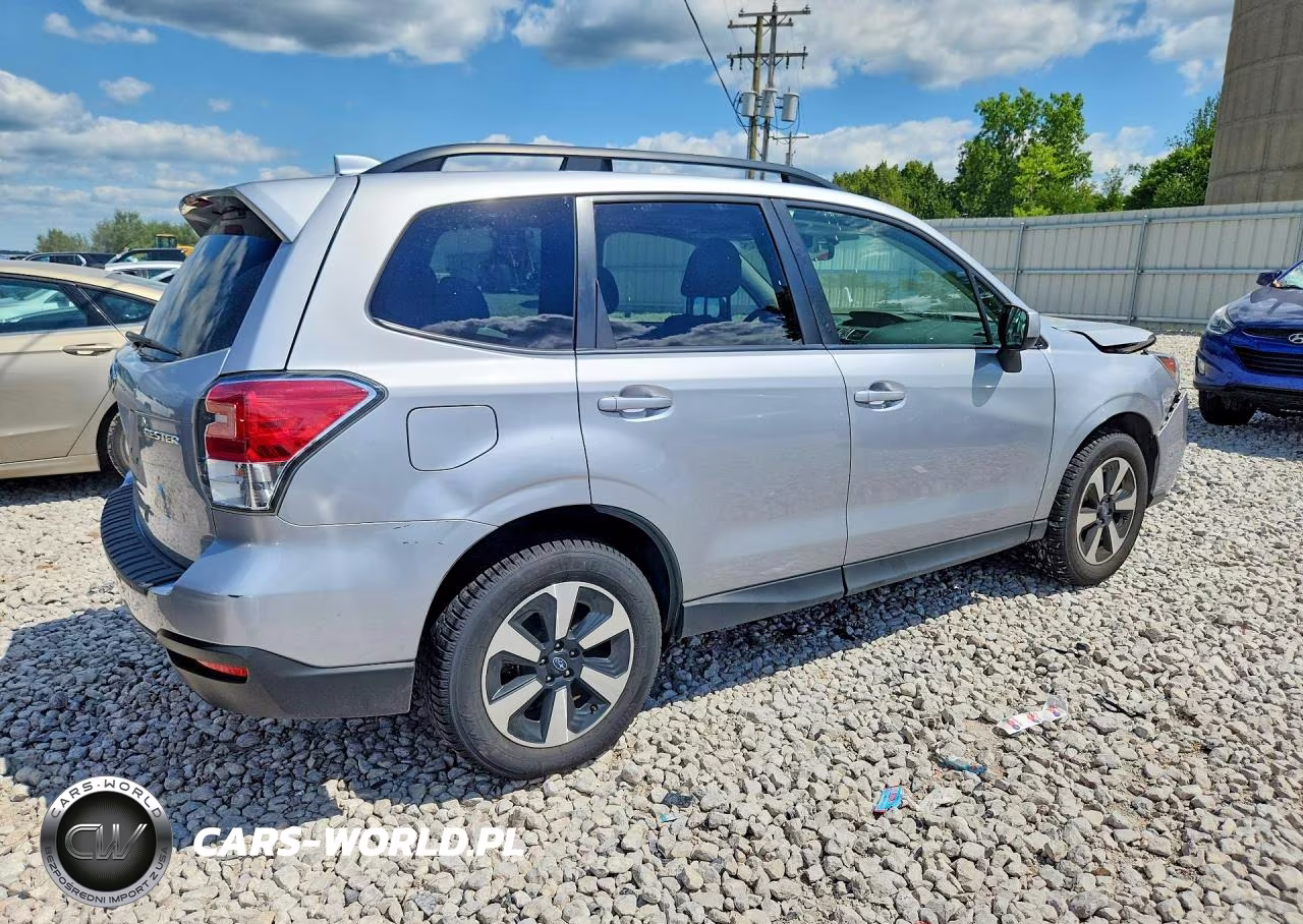 2018 Subaru Forester 2.5I Premium VIN:JF2SJAEC6JH572676 - 3