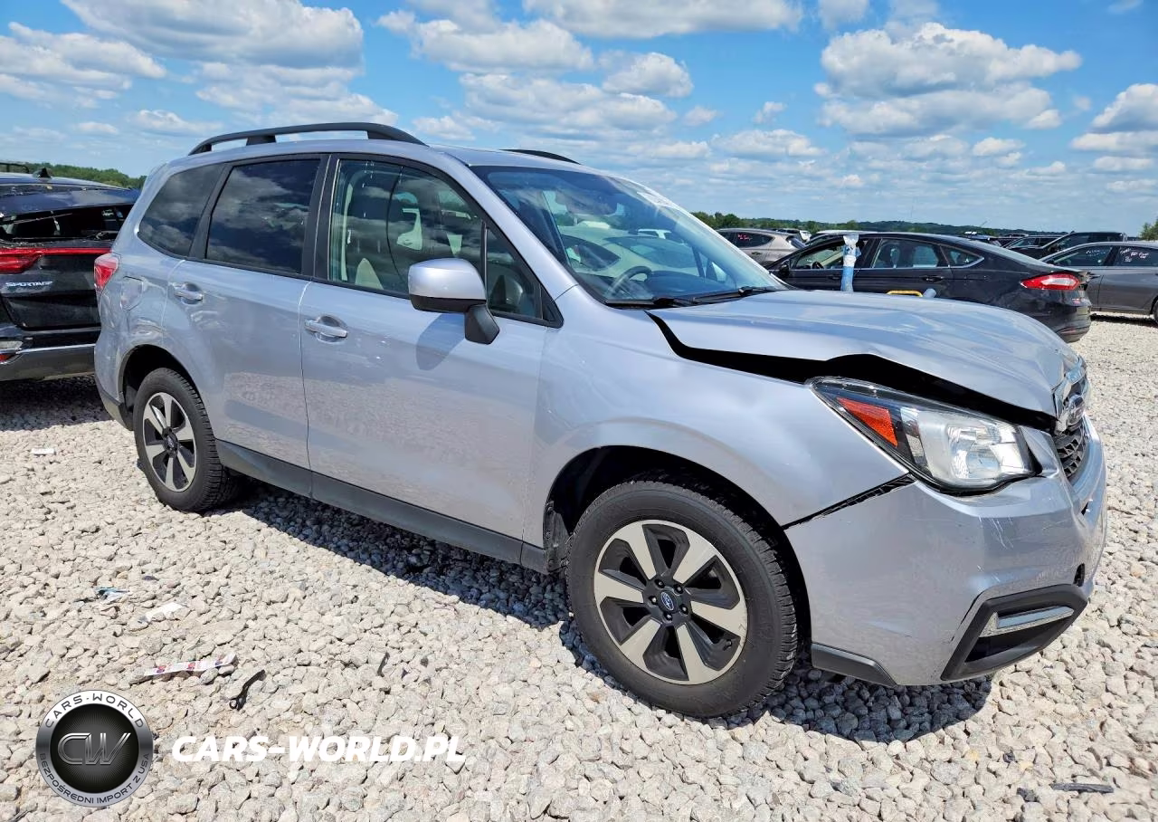 2018 Subaru Forester 2.5I Premium VIN:JF2SJAEC6JH572676 - 4