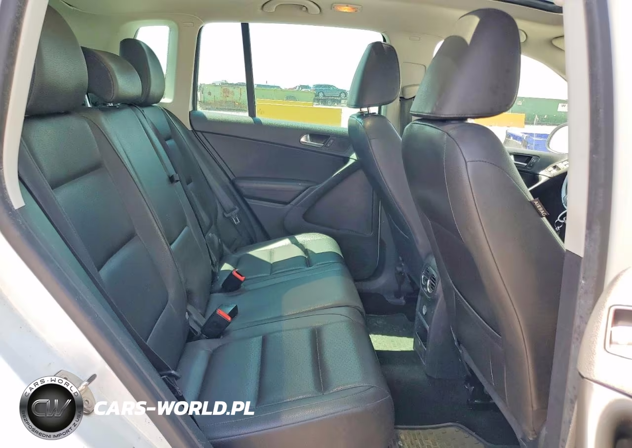 2015 Volkswagen Tiguan S VIN:WVGBV7AX5FW520078 - 11
