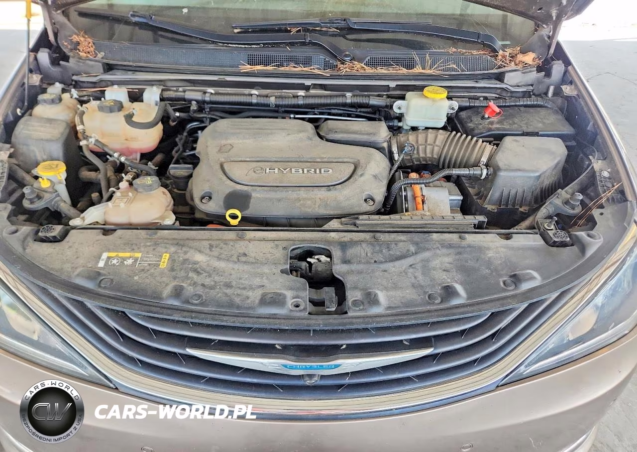 2017 Chrysler Pacifica Ehybrid Platinum VIN:2C4RC1N75HR666119 - 11