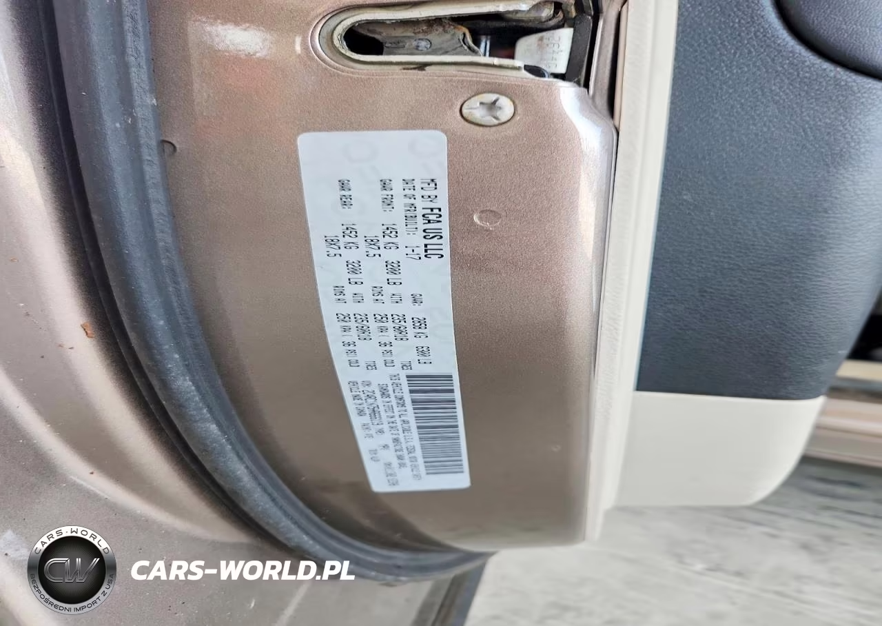 2017 Chrysler Pacifica Ehybrid Platinum VIN:2C4RC1N75HR666119 - 12