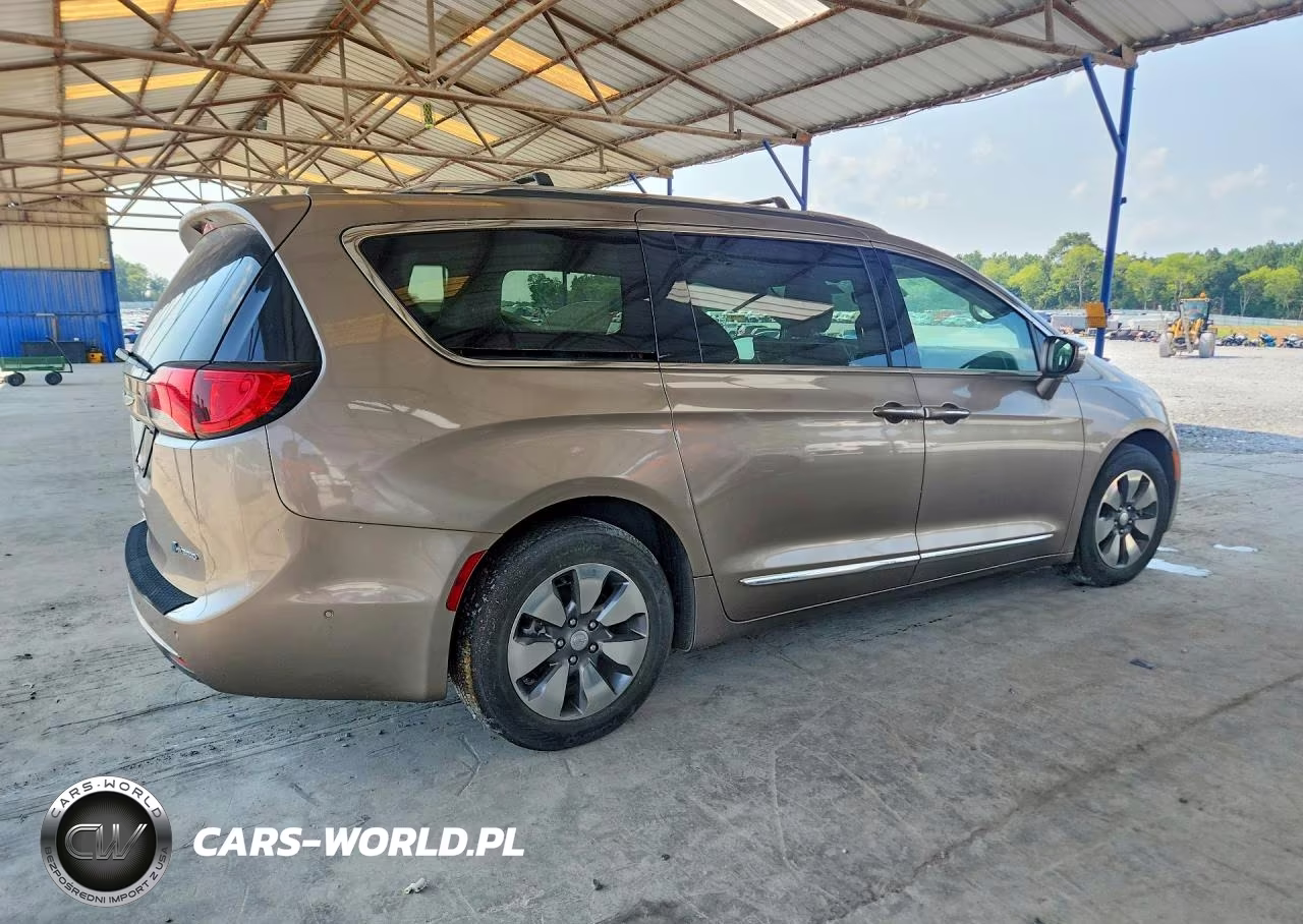 2017 Chrysler Pacifica Ehybrid Platinum VIN:2C4RC1N75HR666119 - 3