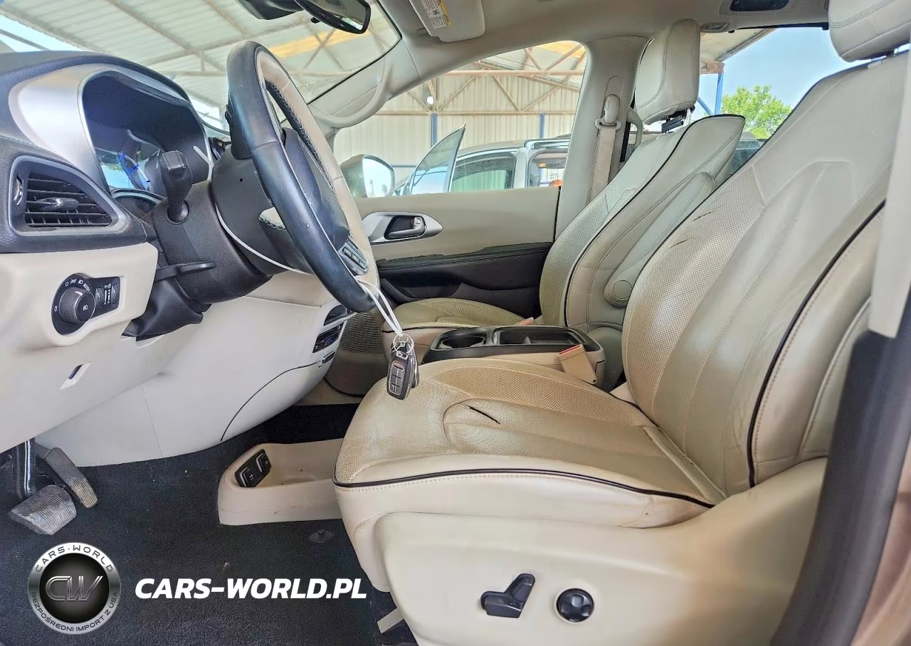2017 Chrysler Pacifica Ehybrid Platinum VIN:2C4RC1N75HR666119 - 7