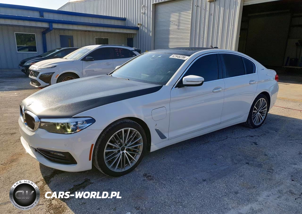 2018 BMW 530E VIN:WBAJA9C55JB252522 - 1