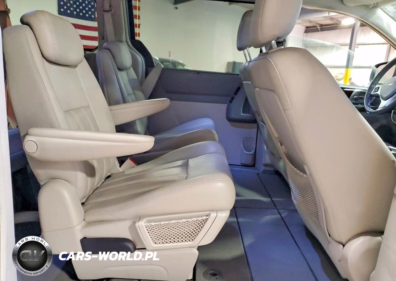 2009 Chrysler Town & Country Touring VIN:2A8HR54X99R660966 - 11