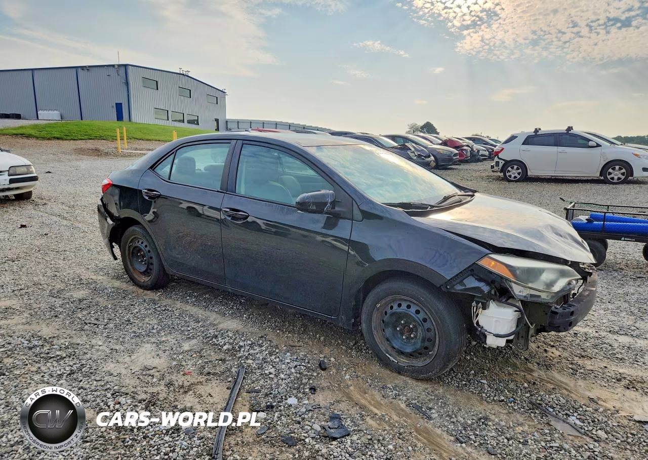 2015 Toyota Corolla Le VIN:5YFBURHEXFP318689 - 4