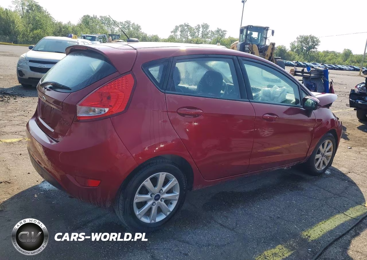 2013 Ford Fiesta Se VIN:3FADP4EJXDM184958 - 3