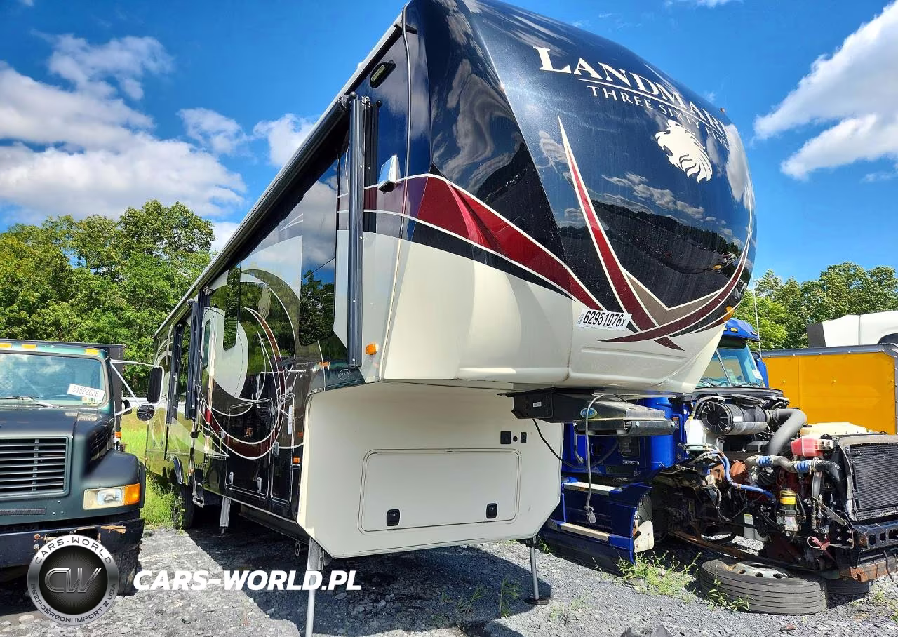 2018 Heartland Landmark Camper VIN:5SFBG4222JE352881 - 4