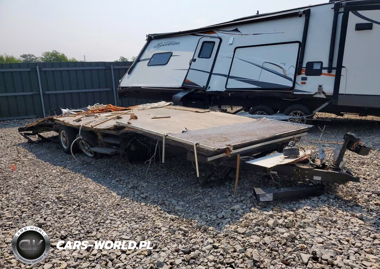 2015 Shadow Cruiser Recreational Vehicle (Rv)