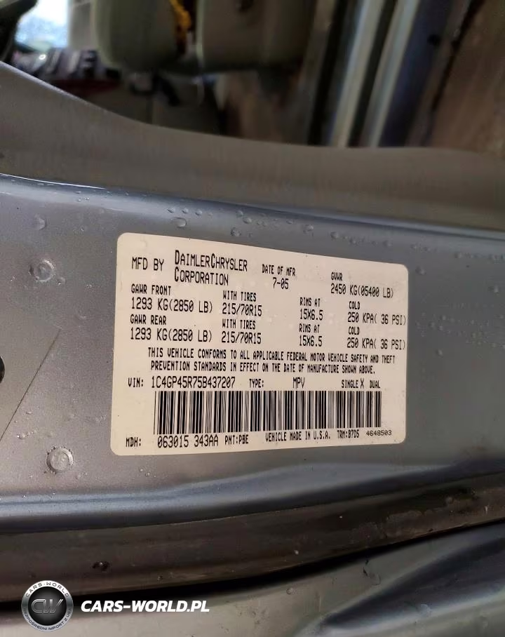2005 Chrysler Town & Country VIN:1C4GP45R75B437207 - 13