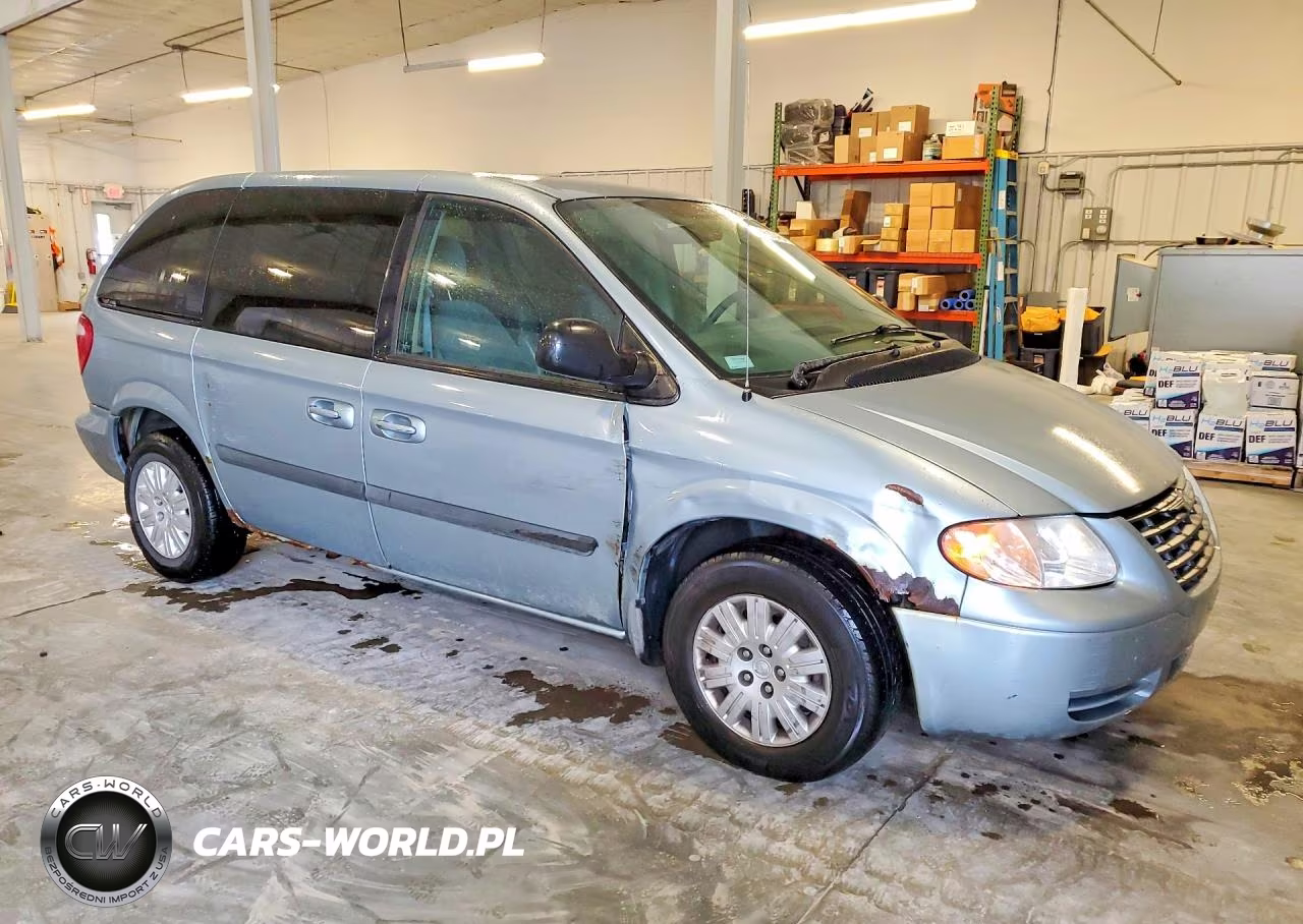 2005 Chrysler Town & Country VIN:1C4GP45R75B437207 - 4