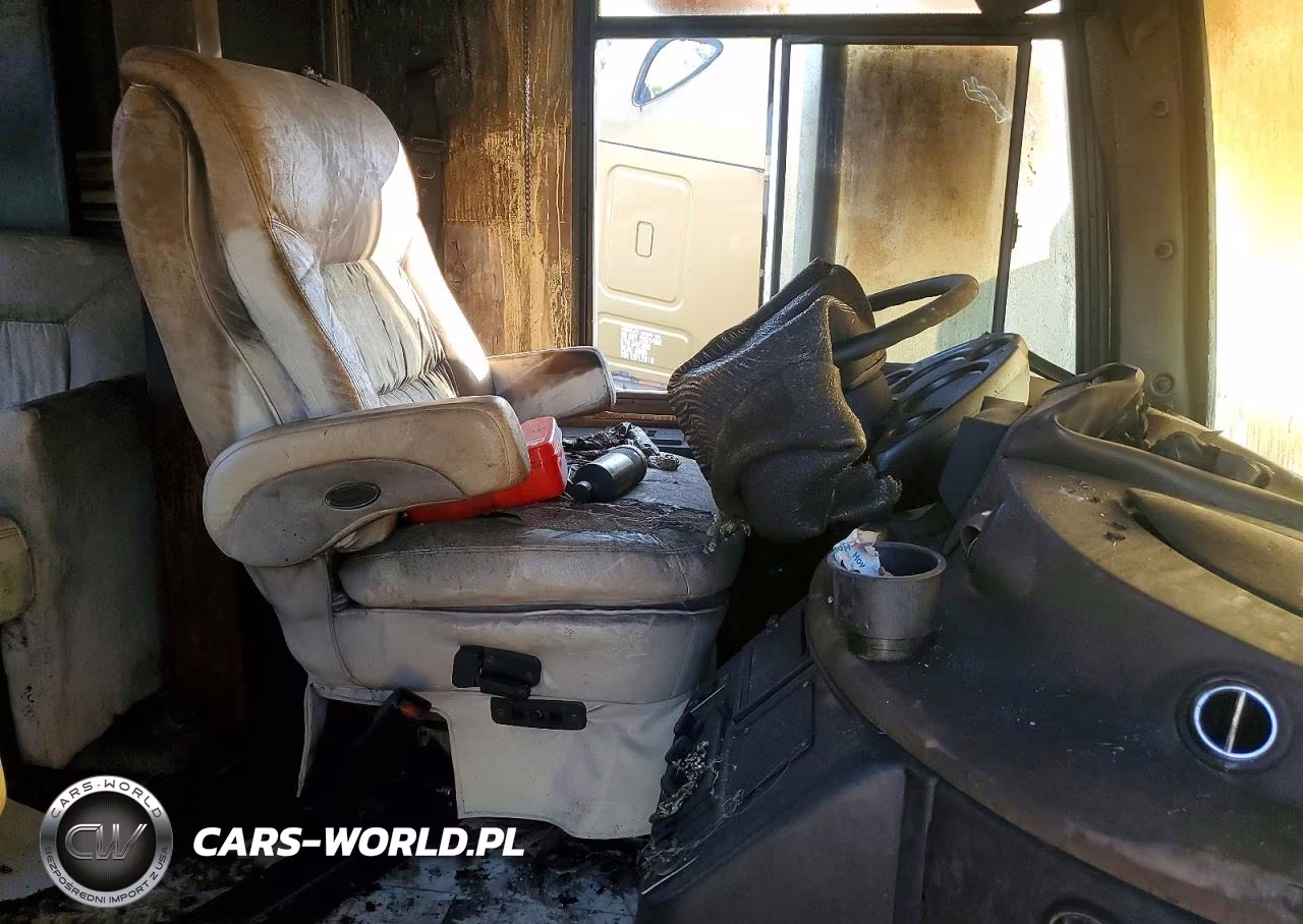 2003 Freightliner Rv VIN:4UZAAHBS43CL80179 - 5