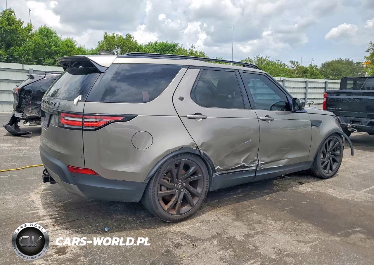 2018 Land Rover Discovery Hse Luxury VIN:SALRT2RVXJA059313 - 3