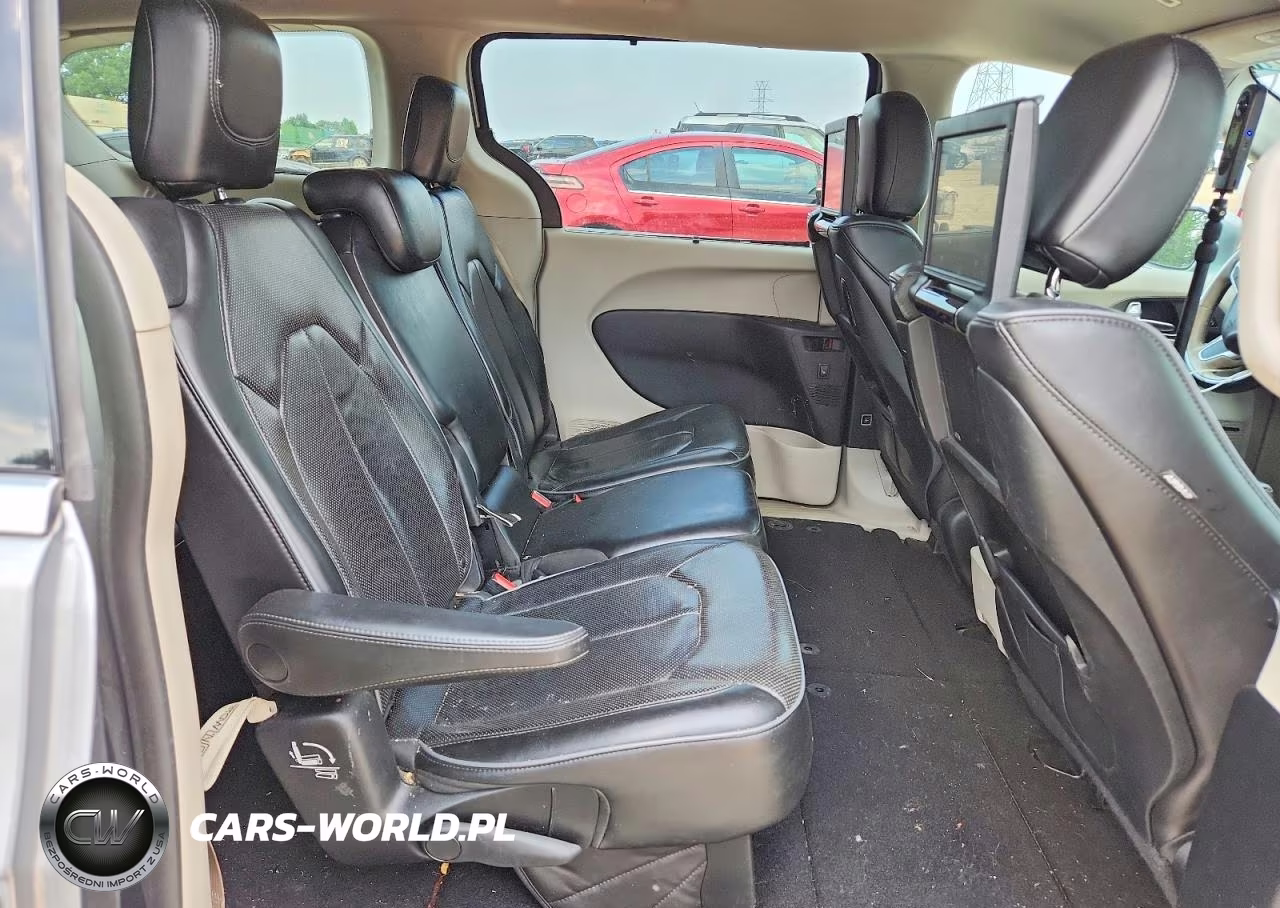 2018 Chrysler Pacifica Limited VIN:2C4RC1GG5JR245794 - 11