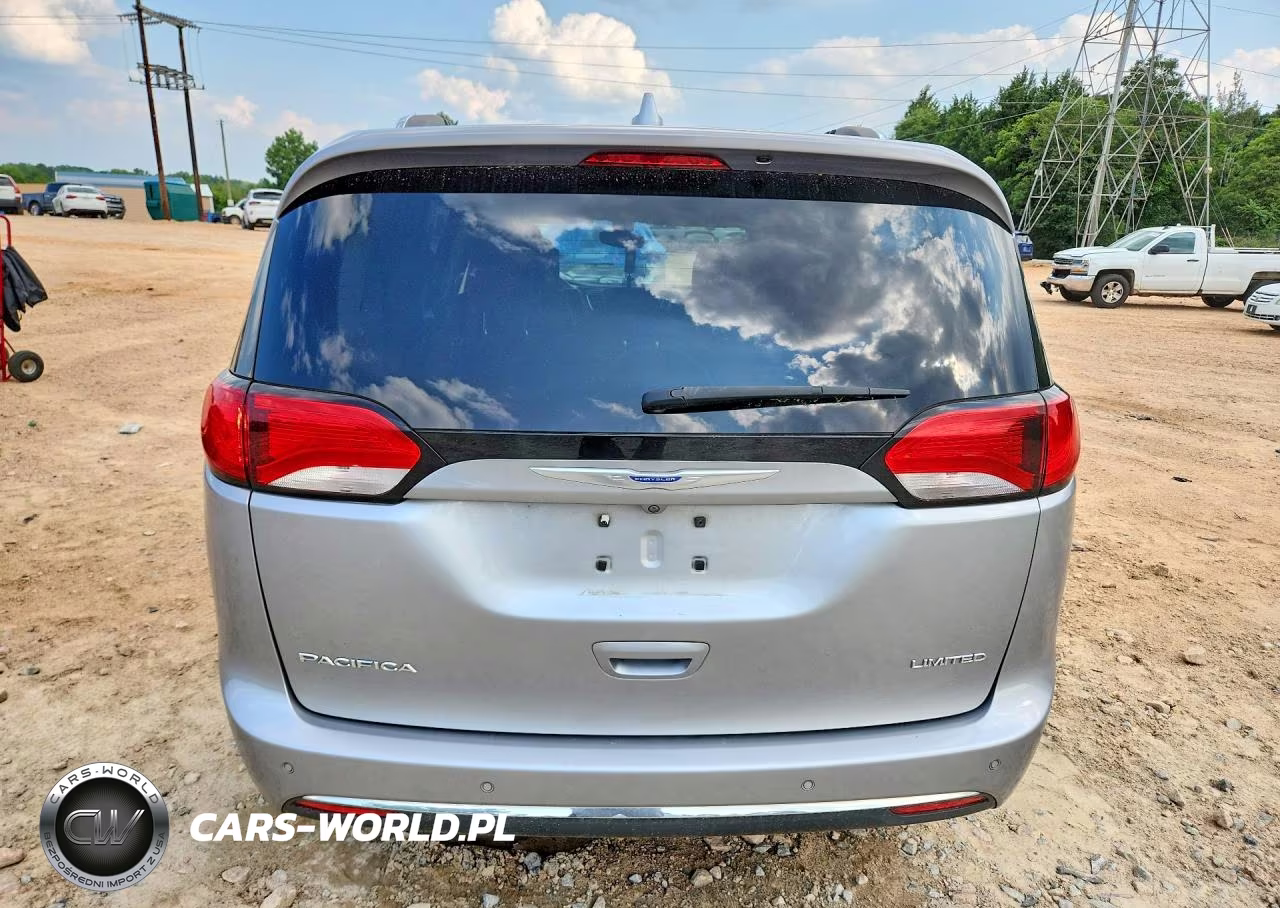 2018 Chrysler Pacifica Limited VIN:2C4RC1GG5JR245794 - 6