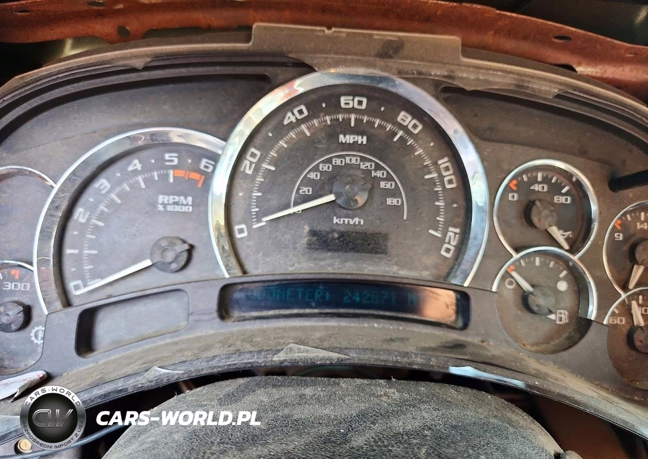2004 Chevrolet Tahoe C1500 VIN:1GNEC13Z14R208703 - 9