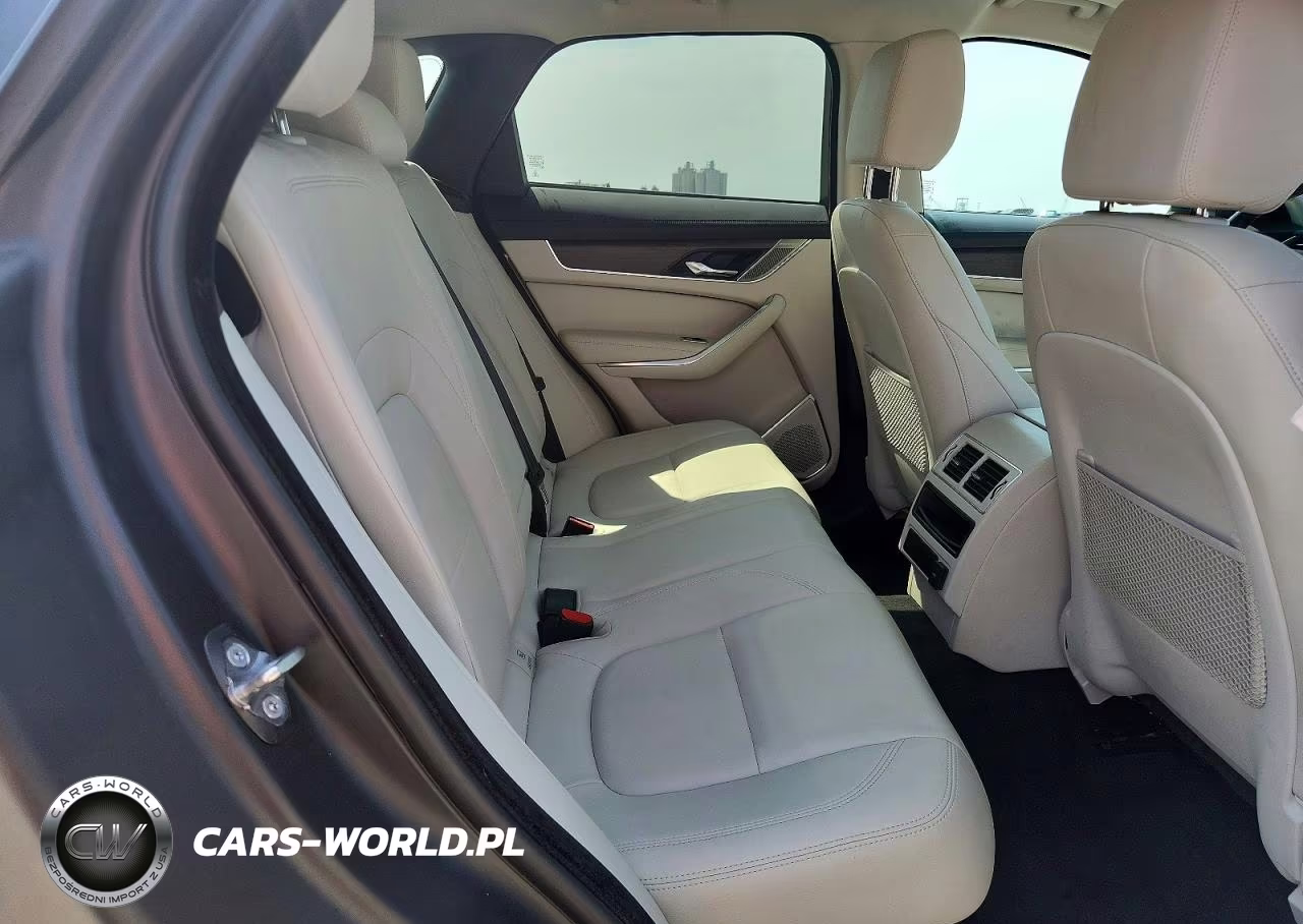 2023 Jaguar F-Pace VIN:SADCK2EX3PA708969 - 10