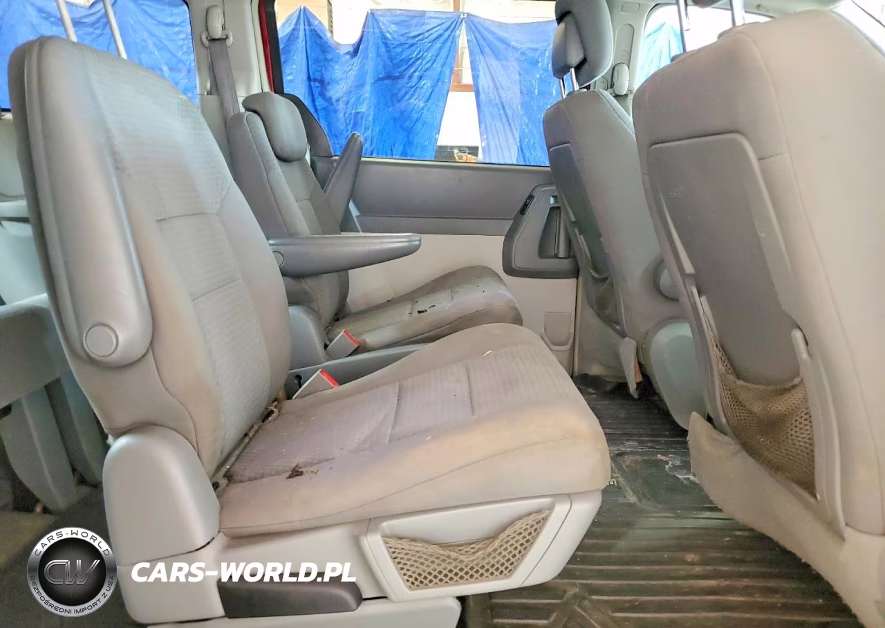 2010 Chrysler Town & Country Touring VIN:2A4RR5D17AR500669 - 11