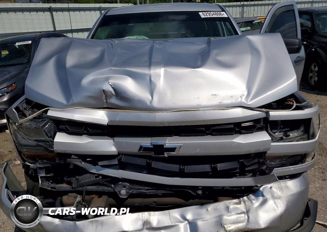 2018 Chevrolet Silverado K1500 Custom VIN:3GCUKPEC1JG600319 - 11