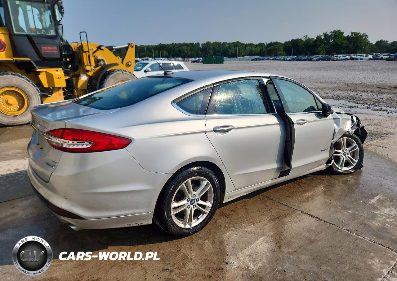 2018 Ford Fusion Se Hybrid VIN:3FA6P0LUXJR218216 - 3