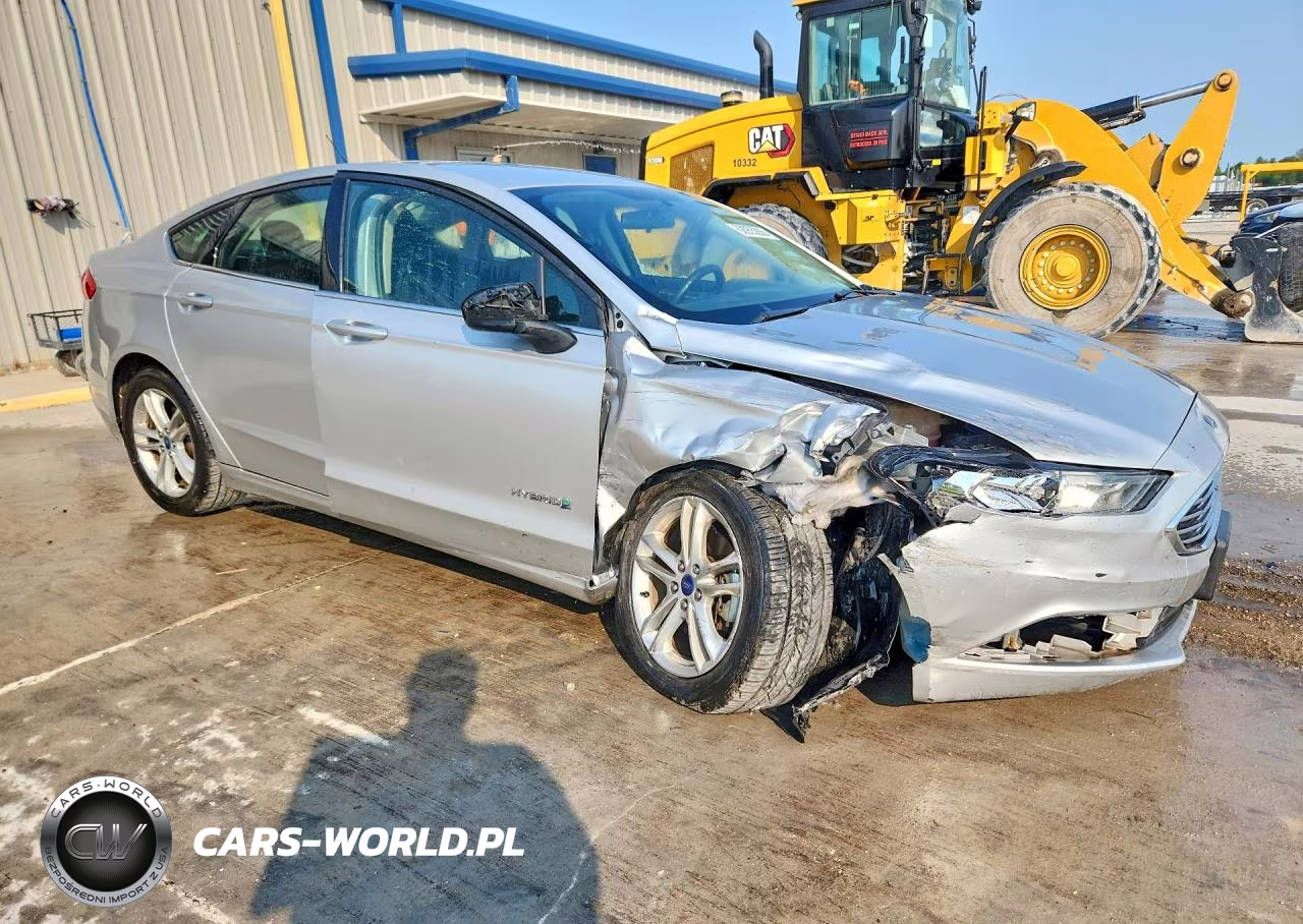 2018 Ford Fusion Se Hybrid VIN:3FA6P0LUXJR218216 - 4