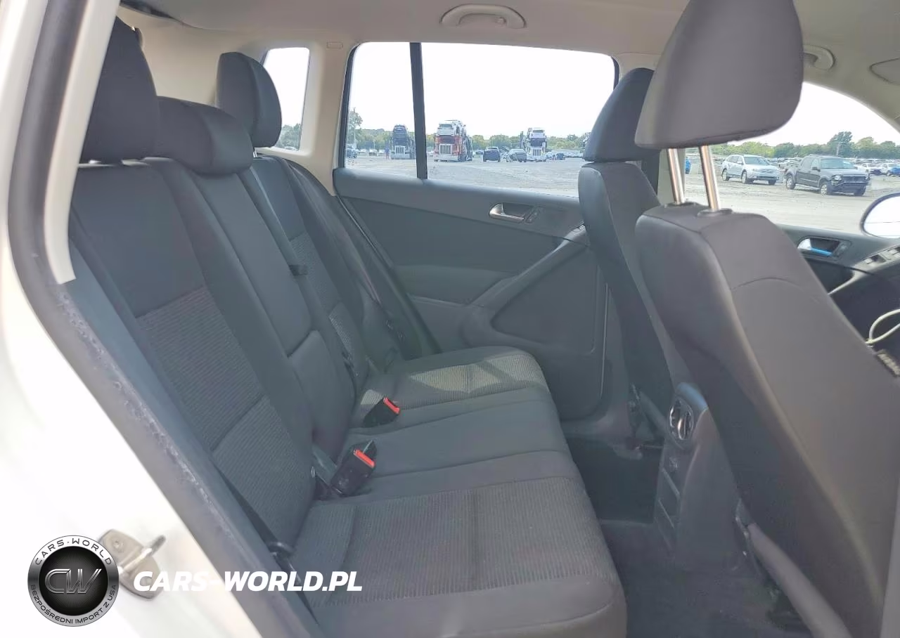 2017 Volkswagen Tiguan S VIN:WVGAV7AX0HK045266 - 11