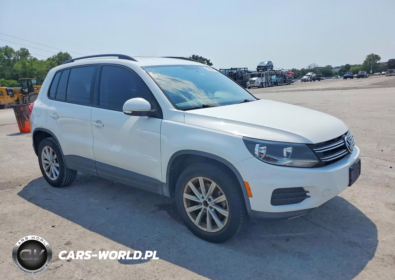 2017 Volkswagen Tiguan S VIN:WVGAV7AX0HK045266 - 4