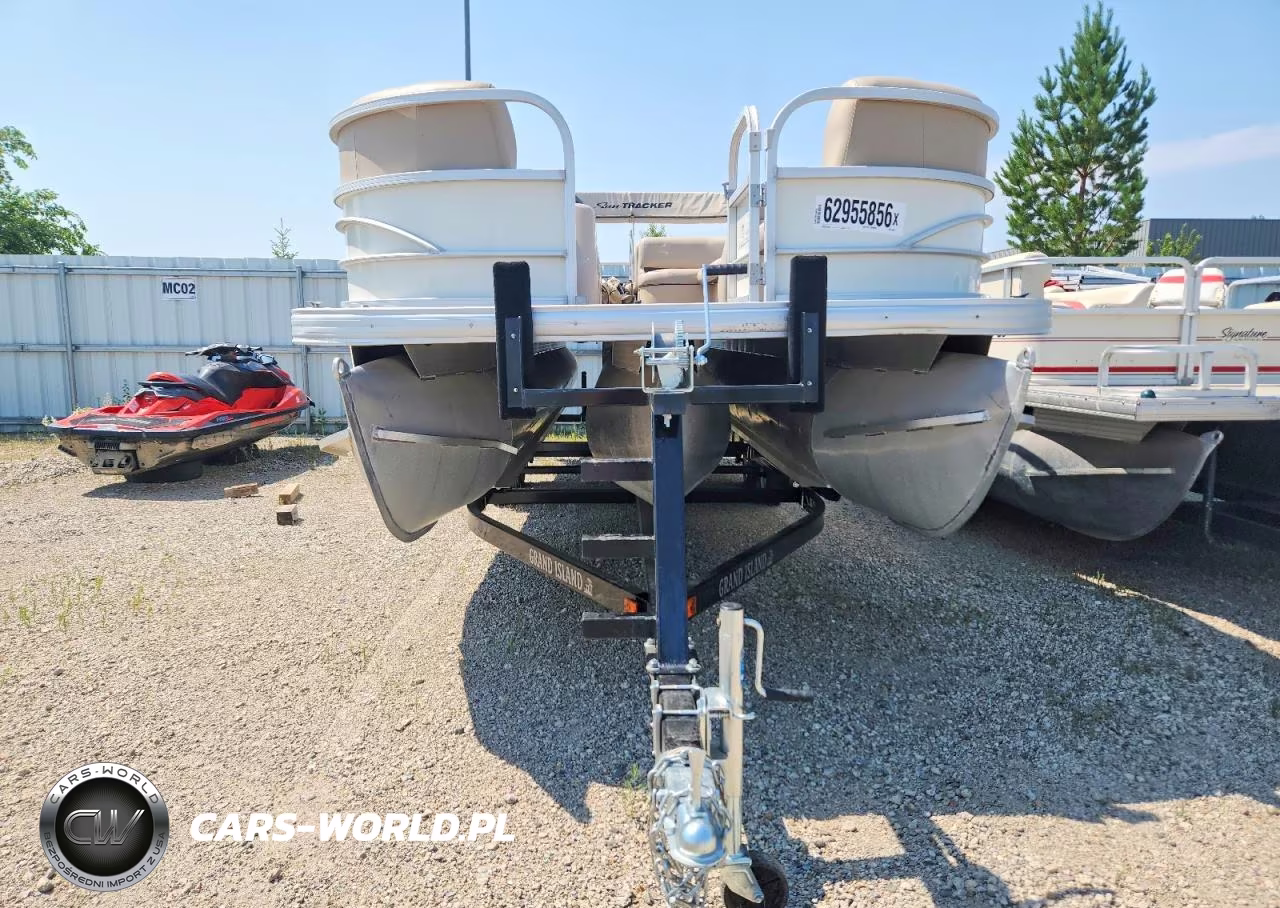 2017 Sun Tracker Party Barge 24 Dlx VIN:BUJ31591E617 - 10