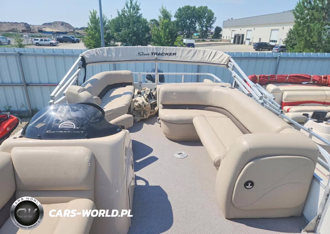 2017 Sun Tracker Party Barge 24 Dlx VIN:BUJ31591E617 - 5