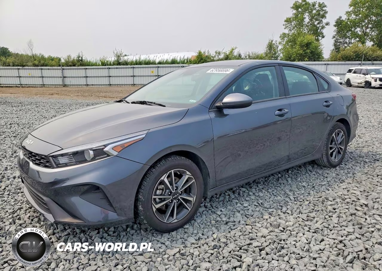 2024 Kia Forte Lxs – zdjęcie 1 z 12