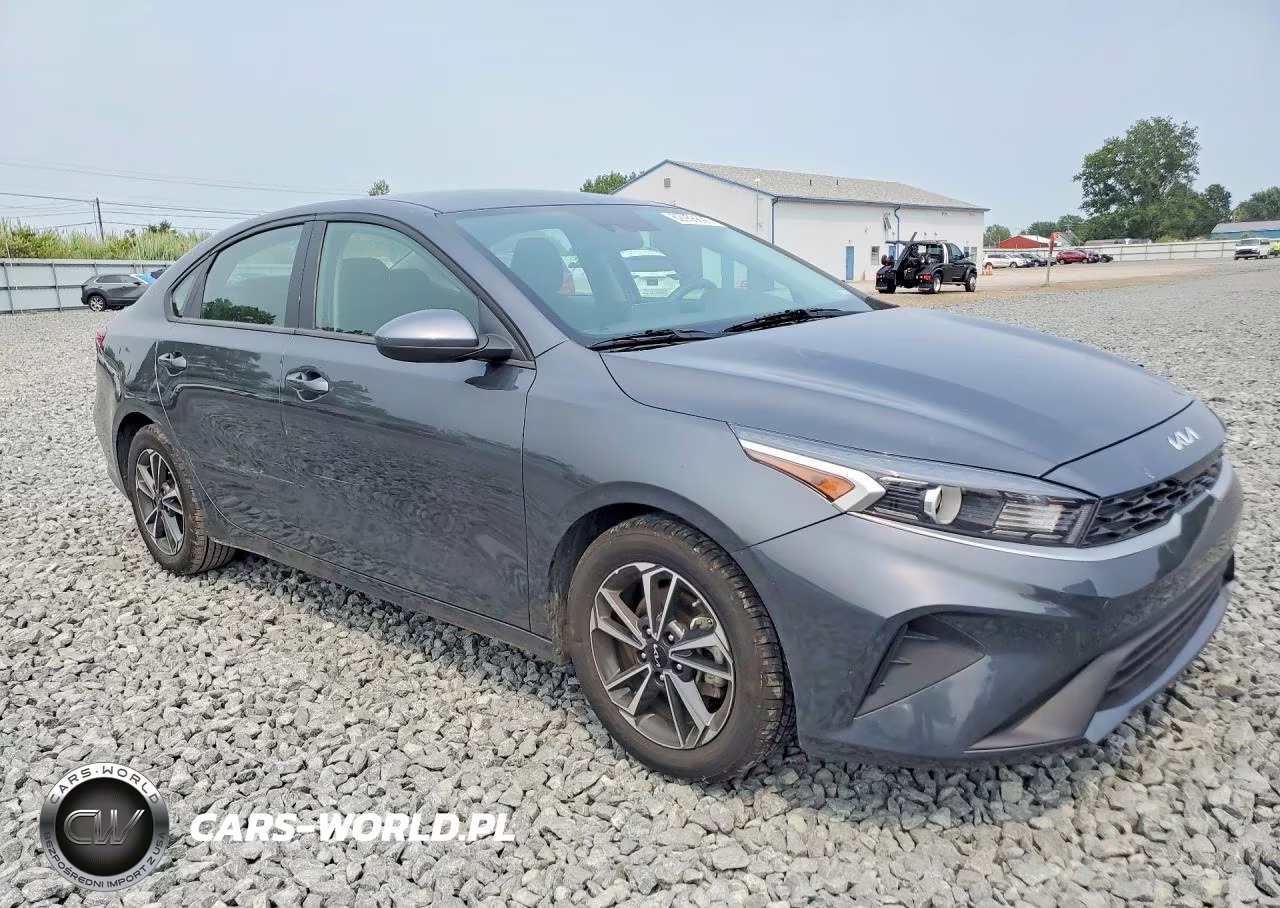 2024 Kia Forte Lxs VIN:3KPF24AD0RE724269 - 4