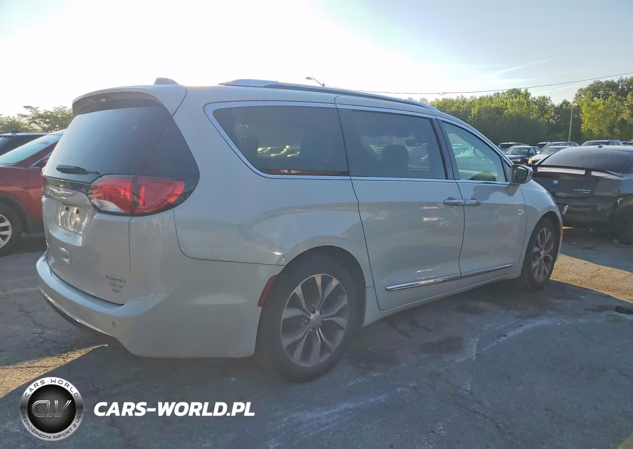 2017 Chrysler Pacifica Limited VIN:2C4RC1GG9HR770755 - 3