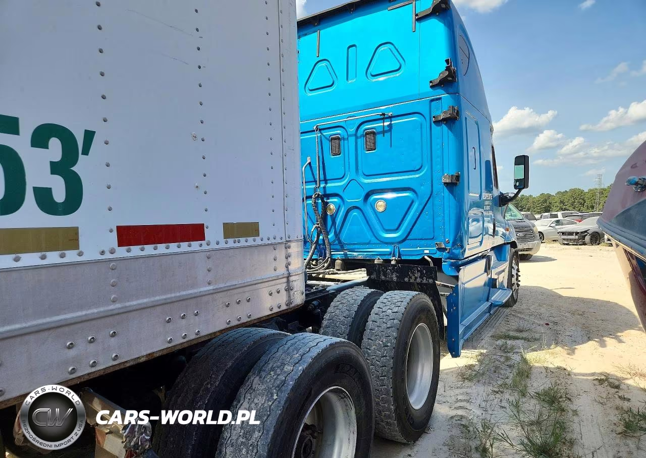 2016 Freightliner Cascadia 125 VIN:1FUGGLD58GLHA4383 - 3