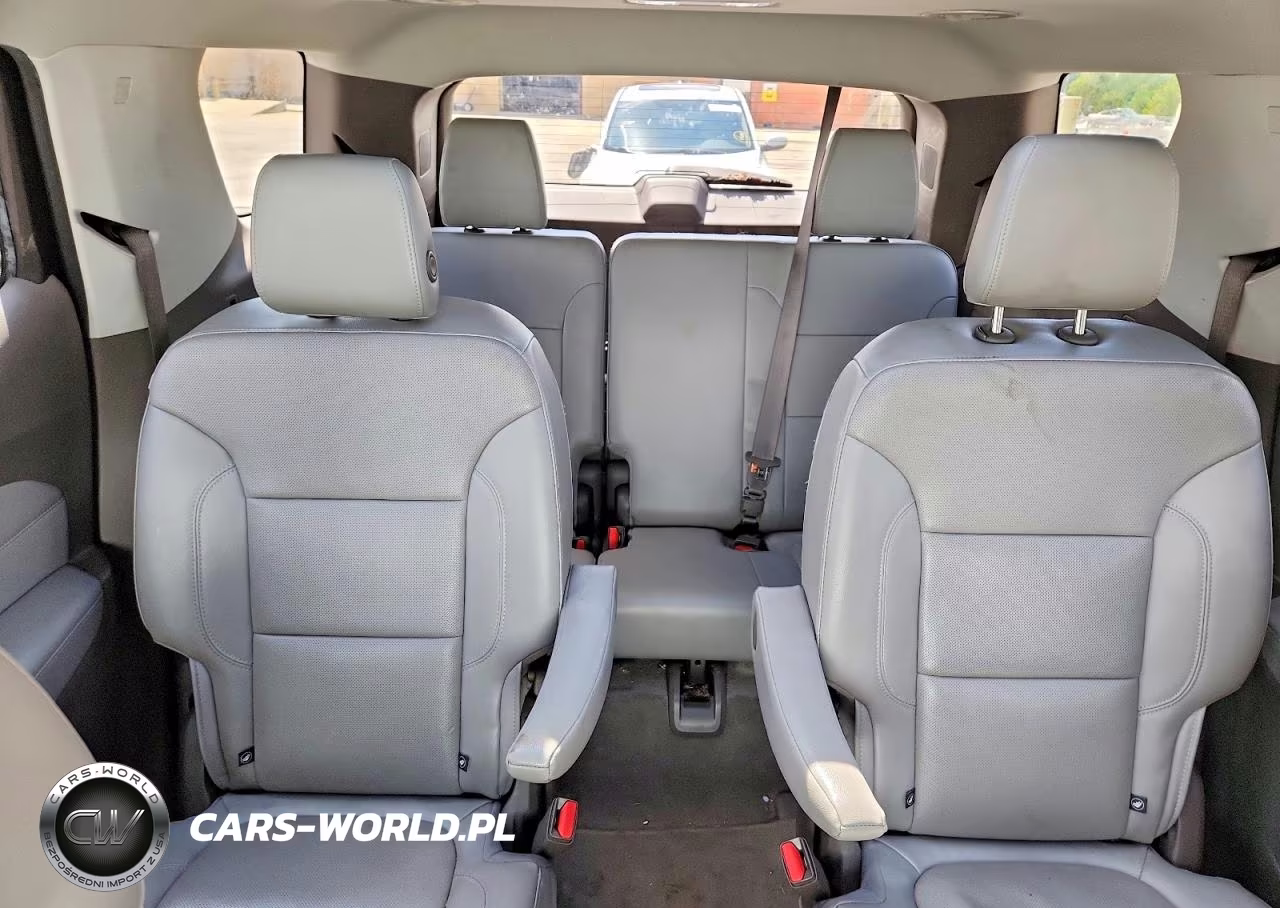 2018 Chevrolet Traverse Premier VIN:1GNERKKW2JJ172350 - 10