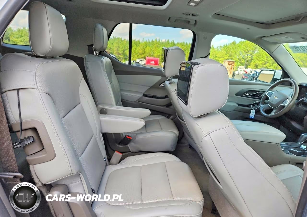 2018 Chevrolet Traverse Premier VIN:1GNERKKW2JJ172350 - 11