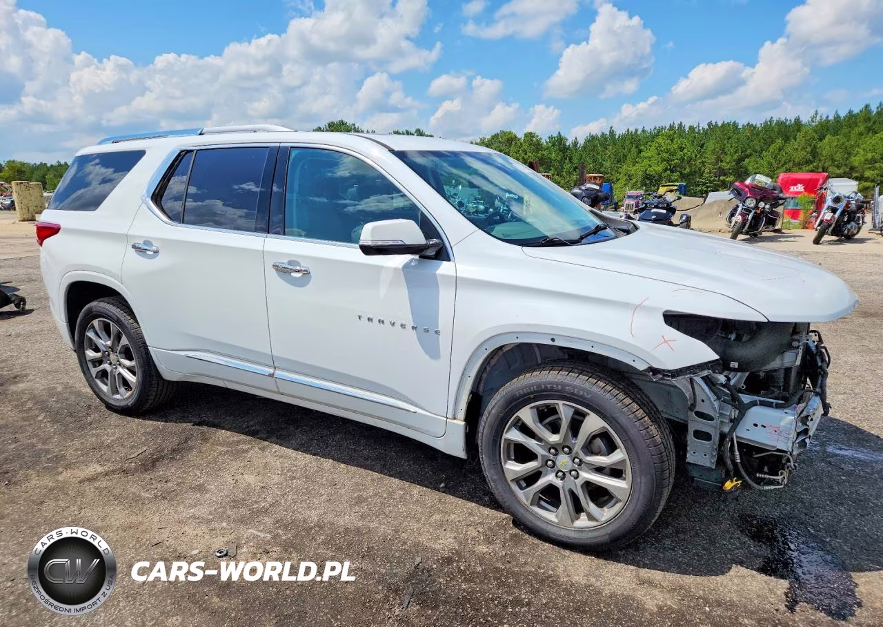 2018 Chevrolet Traverse Premier VIN:1GNERKKW2JJ172350 - 4