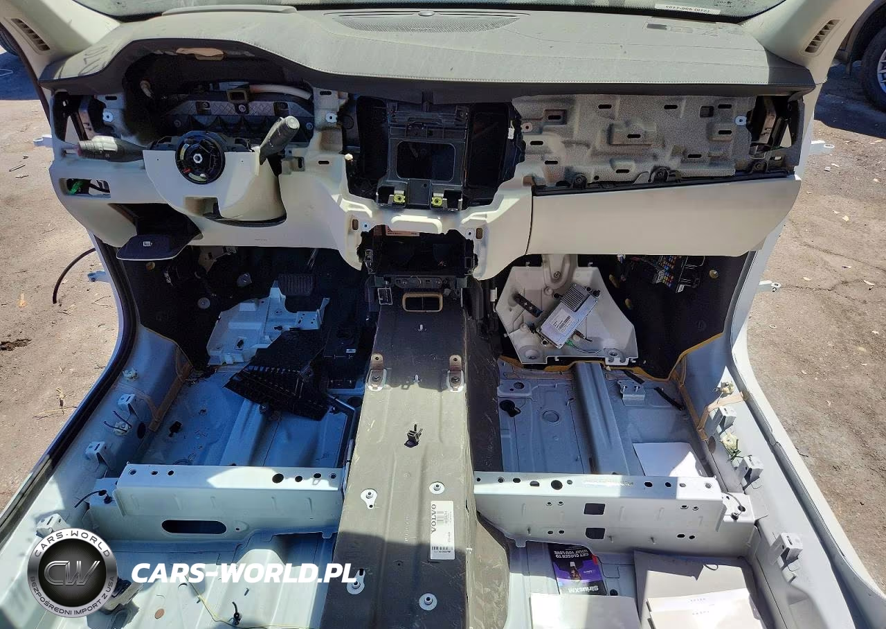 2025 Volvo Xc90 Ultra VIN:YV4H60JG2S1389571 - 8