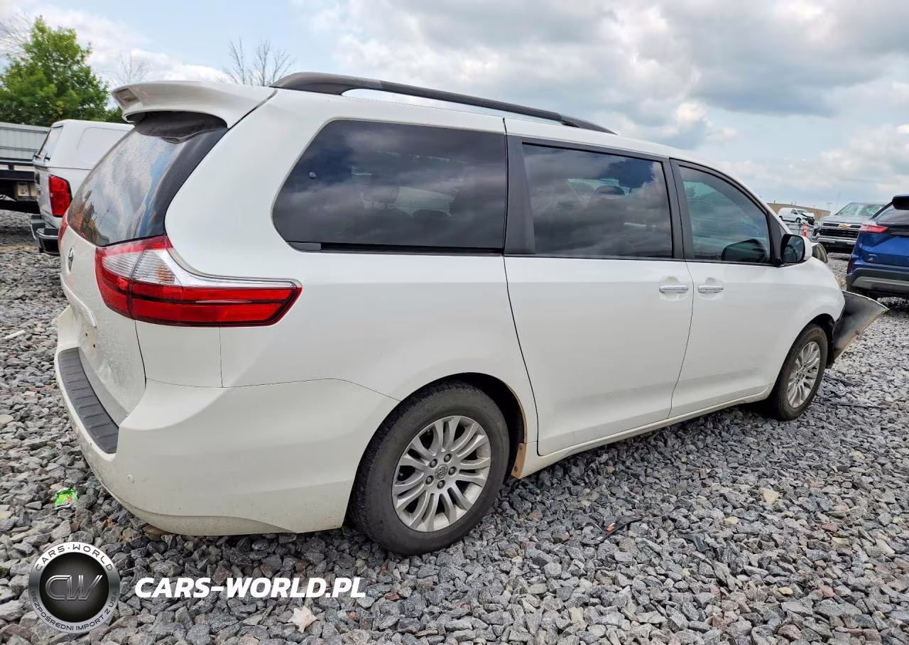 2015 Toyota Sienna Xle 8-Passenger VIN:5TDYK3DC9FS596556 - 3