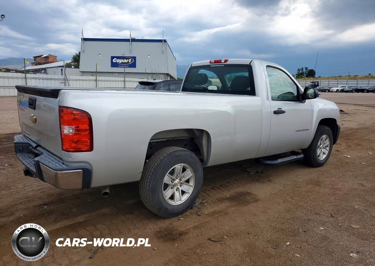2011 Chevrolet Silverado C1500 VIN:1GCNCPEX8BZ348221 - 3