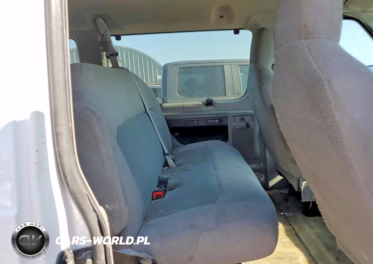 2014 Ford Econoline E350 Super Duty Wagon VIN:1FBNE3BL4EDA98003 - 11